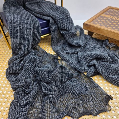 نیازمند فروشنده خانم