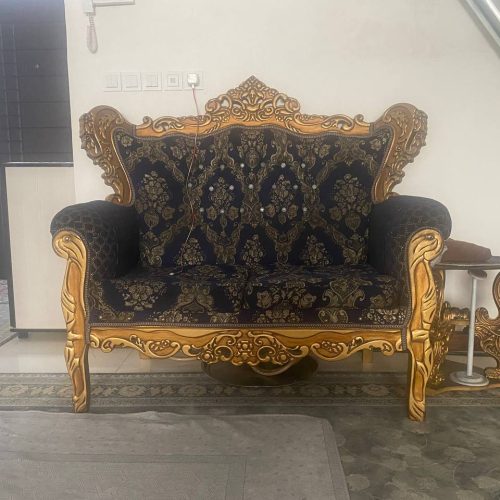 مبلمان 7 نفره سلطنتی باعسلی و تلوزیون 59 اینچ همراه با میز تی وی و جاکفشی