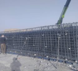 نیازمند نیروی آرماتوربند کمکی و ساده