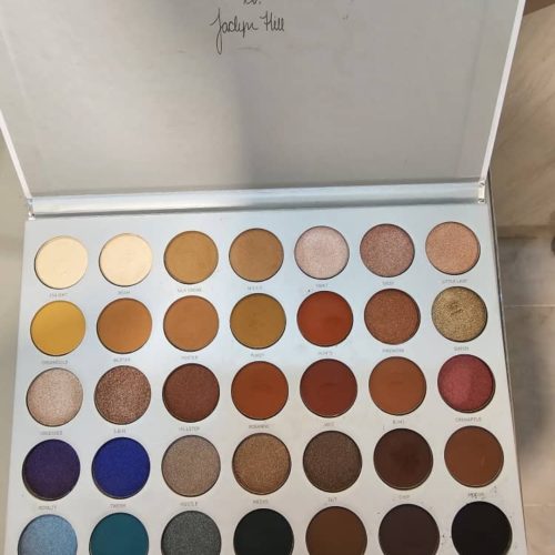 فروش متریال میکاپ به علت تغییر شغلم