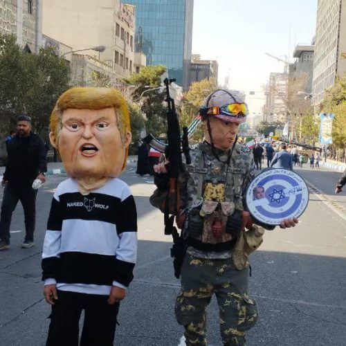 اجرای برنامه عروسک گردانی