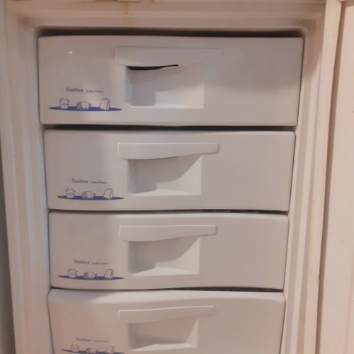 یخچال و فریزر Toshiva