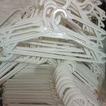 چوب لباسی سفید