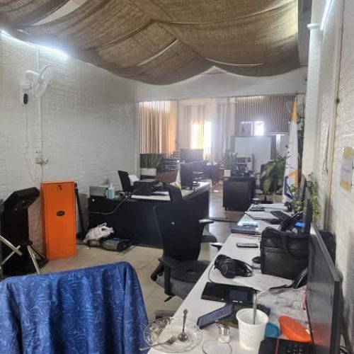 اجاره دفتر اداری/70 متر/تمیز