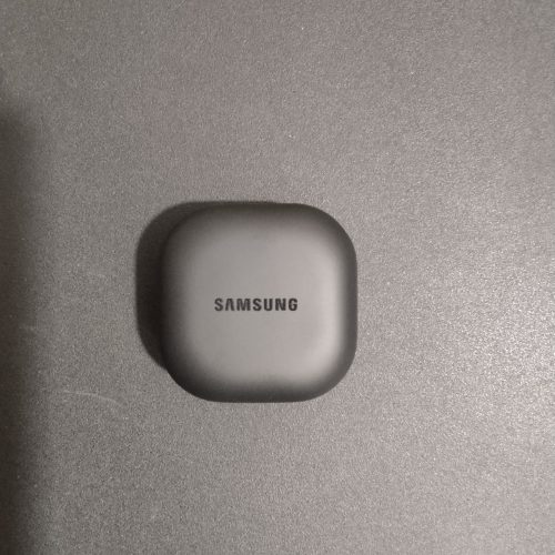 بادز 2 پرو  (خیلی تمیز)