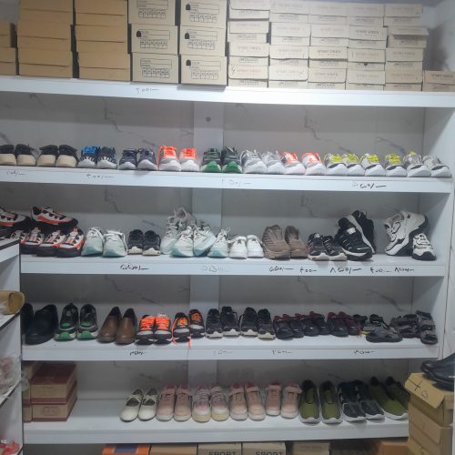 فروش انواع کفش اسپرت زنانه مردانه