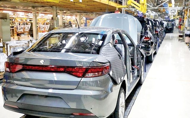 قیمت خودرو امروز 14 آبان 1404 / بازار خودرو در سراشیبی قیمت + جدول