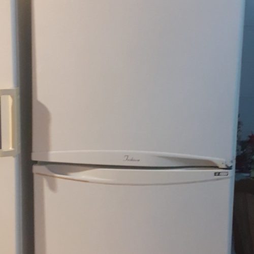 یخچال و فریزر Toshiva