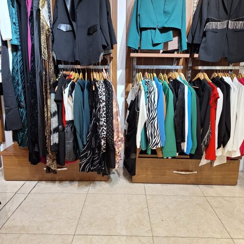 فروش عمده پوشاک مجلسی زنانه به علت جمع آوری