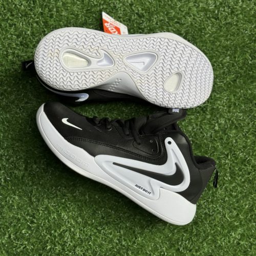 انواع کفش،کتونی والیبال،بسکتبال،فوتبال،فوتسال،رانینگ