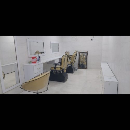 صندلی ودکور سالن آرایشی