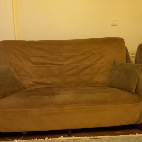 مبل8 نفره به همراه جلو میزی و میز ناهار خوری 4 نفره