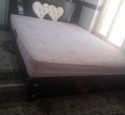 تخت خواب با تشک رویال
