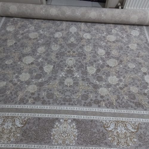 فرش نو نو اصلا پا نخورده