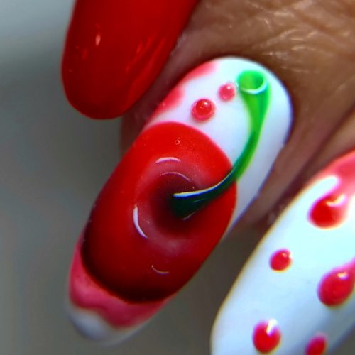 جذب مشتری در لاین ناخن و پدیکور