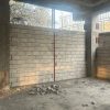 بلوک چینی و سفت کاری ساختمان وسیمان کاری شیب بندی انجام میدم