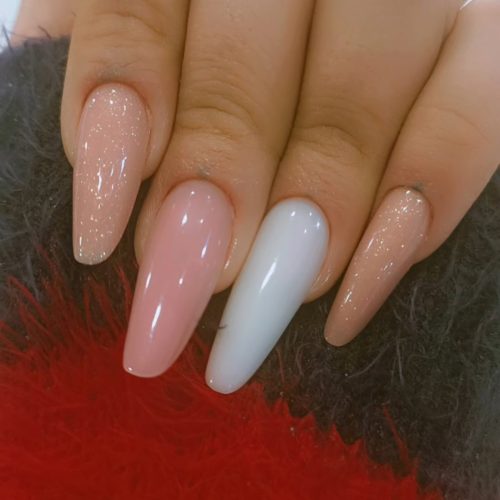 کاشت ناخن با بهترین متریال ارائه خدمات مانیکور،لمینت،کاشت