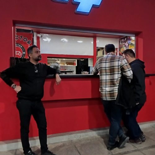 استخدام آشپز ماهر و نیمه ماهر فست فود