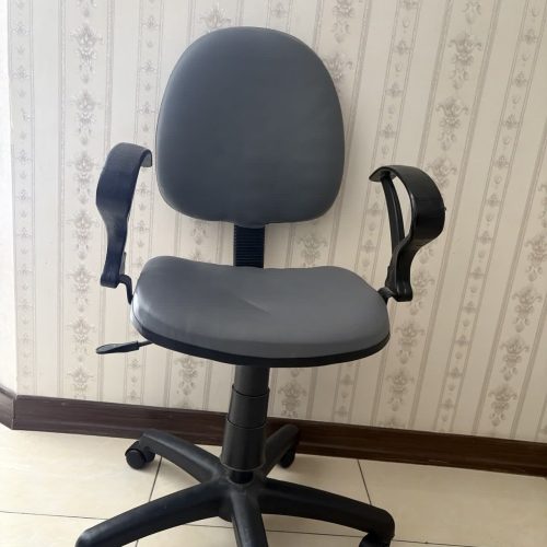 صندلی چرخدار با تنظیم ارتفاع