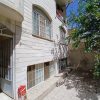 خانه سه طبقه حیاط دارطبقه اول