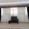 پرده سلطنتی تمیز با بغل پرده و کتیبه