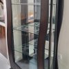 مبل ۷ نفره به همراه بوفه، سالم و قابل استفاده مبل شامل ۷ نفر بوده و وضعیت کلی خوبی دارد. فقط پارچه مبلهای تکنفره کمی چرکمرده شده که با شستوشو یا تغییر پارچه قابل رفع است. بوفه نیز سالم بوده و به دلیل تغییر دکوراسیون منزل به فروش میرسد