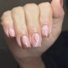 خدمات کاشت و ژلیش ناخن